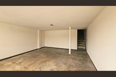 Casa à venda com 300m², 4 quartos e 6 vagas Casa à venda com 300m², 4 quartos e 6 vagasÁrea comum