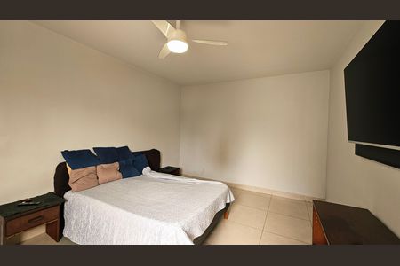 Casa à venda com 300m², 4 quartos e 6 vagas Casa à venda com 300m², 4 quartos e 6 vagasSuíte