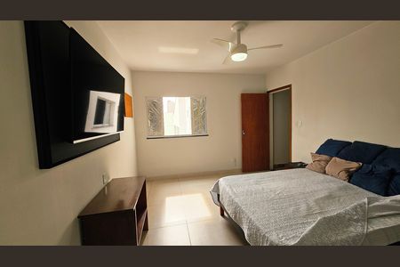 Casa à venda com 300m², 4 quartos e 6 vagas Casa à venda com 300m², 4 quartos e 6 vagasSuíte