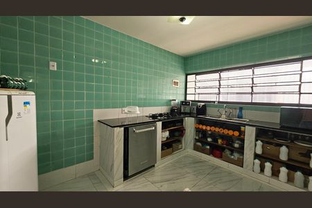 Casa à venda com 300m², 4 quartos e 6 vagas Casa à venda com 300m², 4 quartos e 6 vagasCozinha