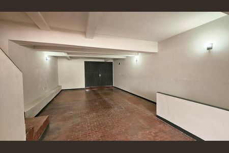Casa à venda com 300m², 4 quartos e 6 vagas Casa à venda com 300m², 4 quartos e 6 vagasÁrea comum