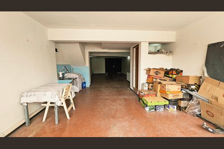 Casa à venda com 300m², 4 quartos e 6 vagas Casa à venda com 300m², 4 quartos e 6 vagasÁrea comum
