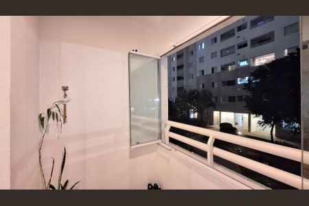Apartamento para alugar com 70m², 3 quartos e 1 vaga Apartamento para alugar com 70m², 3 quartos e 1 vagaVaranda