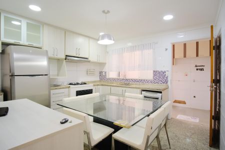 Casa para alugar com 150m², 4 quartos e 2 vagasCozinha
