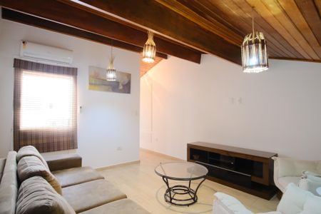 Casa para alugar com 150m², 4 quartos e 2 vagasSotão