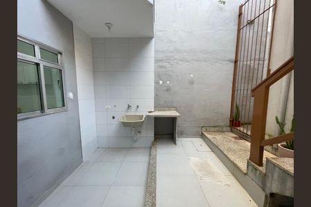 Casa para alugar com 52m², 1 quarto e sem vagaQuintal