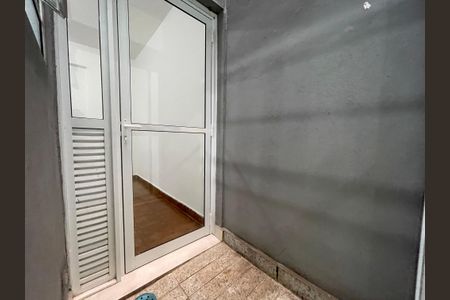 Ligação quarto/sala de casa para alugar com 1 quarto, 52m² em Vila Lageado, São Paulo