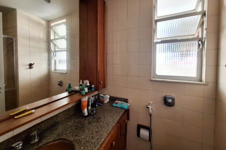 Apartamento à venda com 80m², 2 quartos e 1 vaga Apartamento à venda com 80m², 2 quartos e 1 vagaBanheiro Social