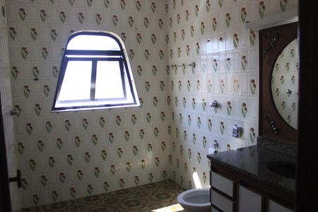 Casa para alugar com 250m², 2 quartos e sem vagaBanheiro social 