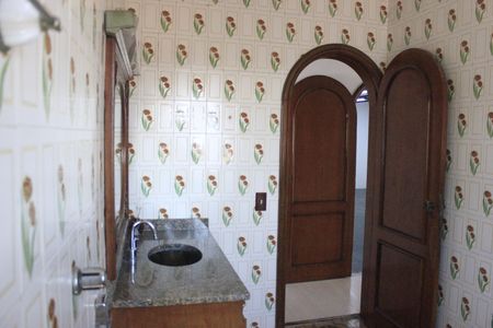 Casa para alugar com 250m², 2 quartos e sem vagaBanheiro social 