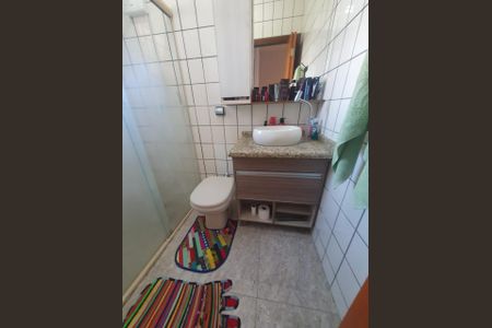 Casa à venda com 61m², 2 quartos e 2 vagasBanheiro
