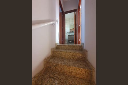 Casa à venda com 61m², 2 quartos e 2 vagasCorredor