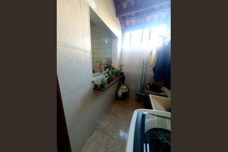 Casa à venda com 61m², 2 quartos e 2 vagasÁrea de serviço