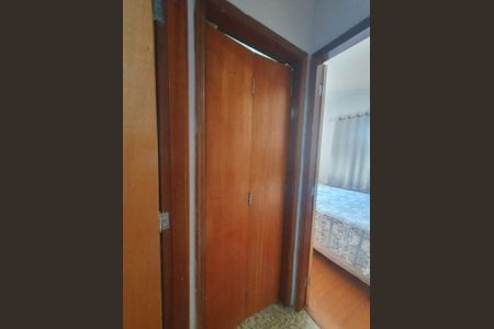 Quarto de casa à venda com 2 quartos, 61m² em Vila Carmosina, São Paulo