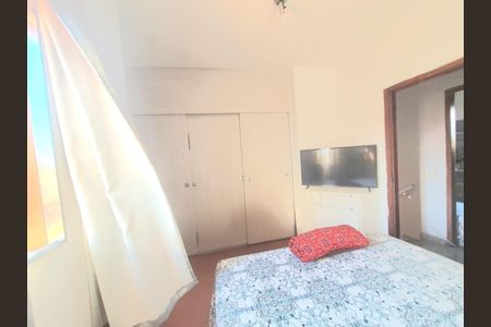 Quarto de casa à venda com 2 quartos, 61m² em Vila Carmosina, São Paulo