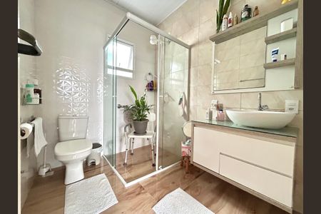 Casa para alugar com 133m², 4 quartos e 3 vagasBanheiro 