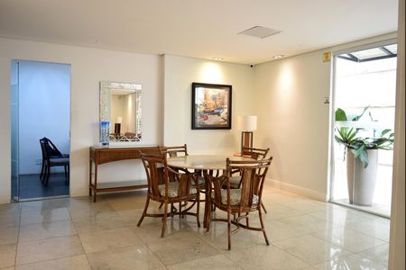 Apartamento para alugar com 33m², 1 quarto e 1 vagaHall social