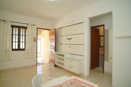 Sala de casa de condomínio para alugar com 2 quartos, 80m² em Itaipuaçu, Maricá