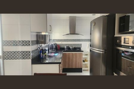 Apartamento à venda com 2 quartos, 126m² em Vila Bertioga, São Paulo