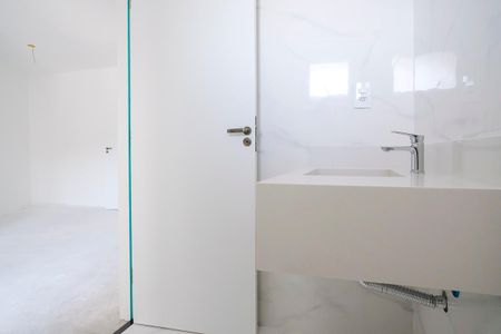 Casa à venda com 185m², 3 quartos e 2 vagasBanheiro da Suíte 2