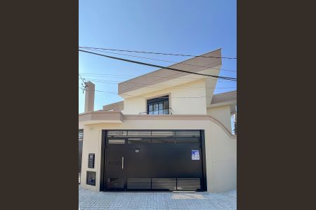 Casa à venda com 185m², 3 quartos e 2 vagasFachada + plaquinha