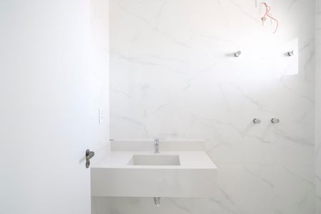 Casa à venda com 185m², 3 quartos e 2 vagasBanheiro da Suíte 2