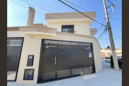 Casa à venda com 185m², 3 quartos e 2 vagasFachada + plaquinha