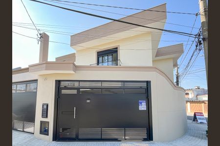Casa à venda com 185m², 3 quartos e 2 vagasFachada + plaquinha