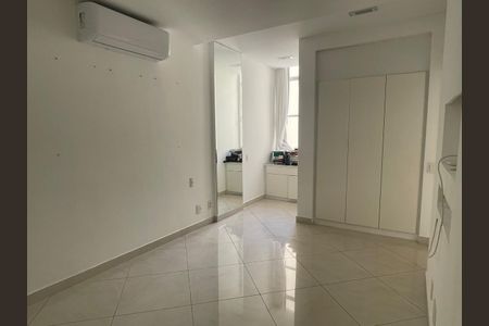 Apartamento para alugar com 3 quartos, 105m² em Leme, Rio de Janeiro