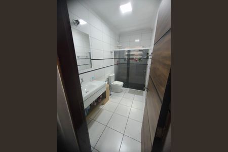 Casa à venda com 356m², 3 quartos e 3 vagasBanheiro