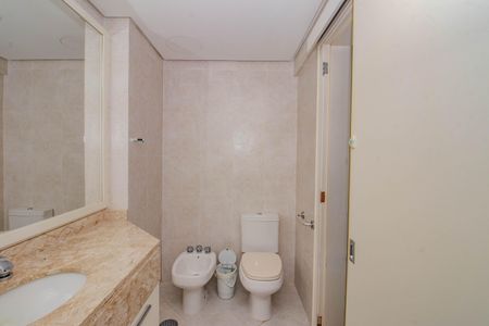 Apartamento à venda com 144m², 3 quartos e 2 vagasBanheiro da Suíte 2
