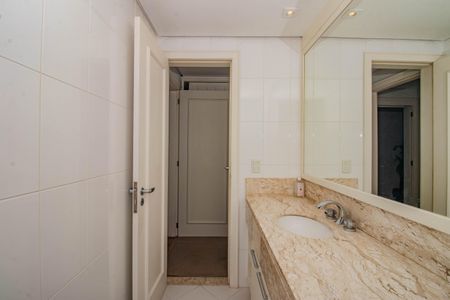 Apartamento à venda com 144m², 3 quartos e 2 vagasBanheiro da Suíte