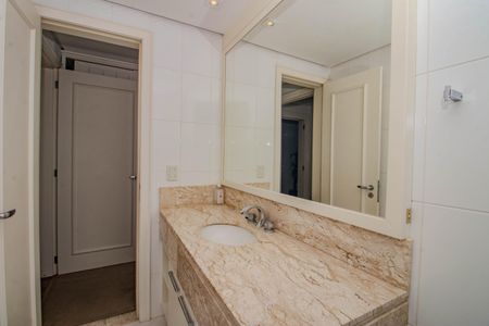 Apartamento à venda com 144m², 3 quartos e 2 vagasBanheiro da Suíte