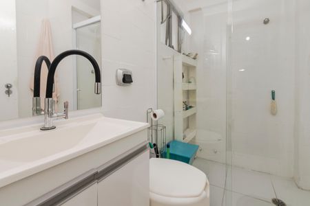Apartamento à venda com 84m², 2 quartos e 1 vaga Apartamento à venda com 84m², 2 quartos e 1 vagaBanheiro