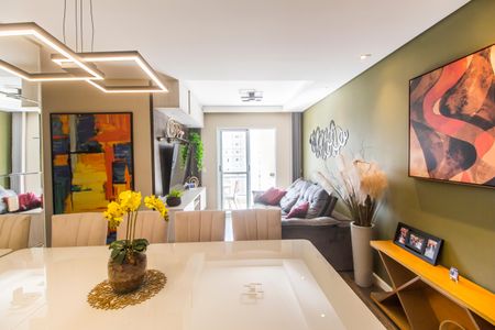 Sala  de apartamento à venda com 3 quartos, 80m² em Jardim Tupanci, Barueri