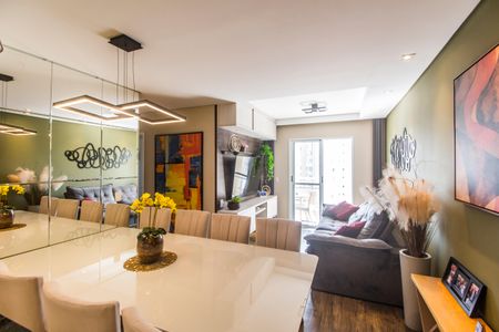 Sala  de apartamento à venda com 3 quartos, 80m² em Jardim Tupanci, Barueri