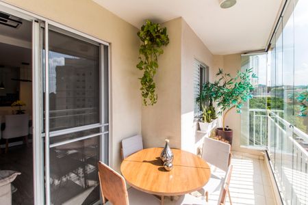 Varanda de apartamento à venda com 3 quartos, 80m² em Jardim Tupanci, Barueri