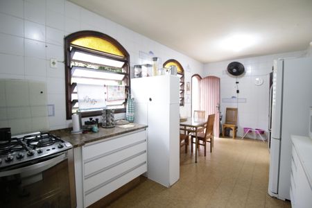 Casa de condomínio à venda com 350m², 5 quartos e 5 vagasCozinha