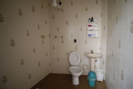 Casa de condomínio à venda com 350m², 5 quartos e 5 vagasBanheiro de serviço