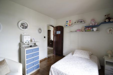 Casa de condomínio à venda com 350m², 5 quartos e 5 vagasQuarto 3