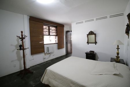 Casa de condomínio à venda com 350m², 5 quartos e 5 vagasQuarto da casa 2 