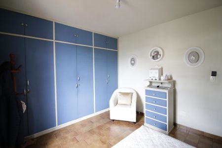 Casa de condomínio à venda com 350m², 5 quartos e 5 vagasQuarto 3