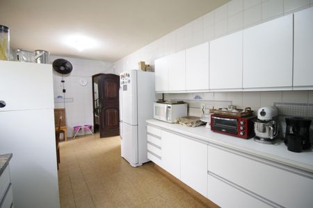 Casa de condomínio à venda com 350m², 5 quartos e 5 vagasCozinha