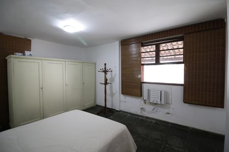 Casa de condomínio à venda com 350m², 5 quartos e 5 vagasQuarto da casa 2 