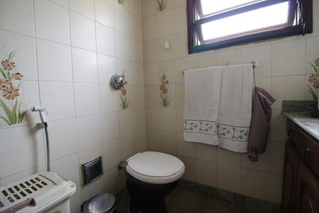 Casa de condomínio à venda com 350m², 5 quartos e 5 vagasBanheiro da Suíte 4