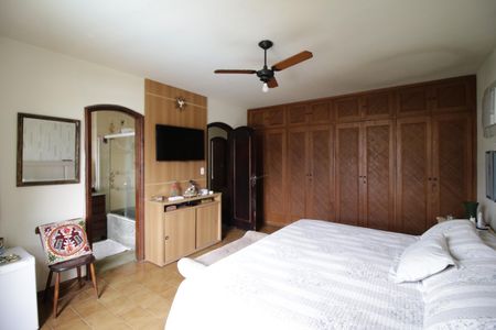Casa de condomínio à venda com 350m², 5 quartos e 5 vagas Suíte 4