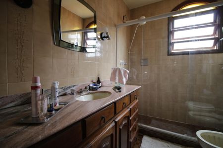 Casa de condomínio à venda com 350m², 5 quartos e 5 vagasBanheiro