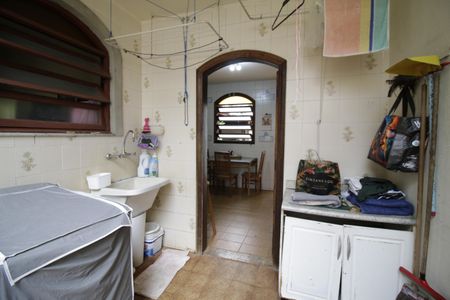 Casa de condomínio à venda com 350m², 5 quartos e 5 vagasÁrea de Serviço