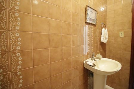 Casa de condomínio à venda com 350m², 5 quartos e 5 vagasLavabo