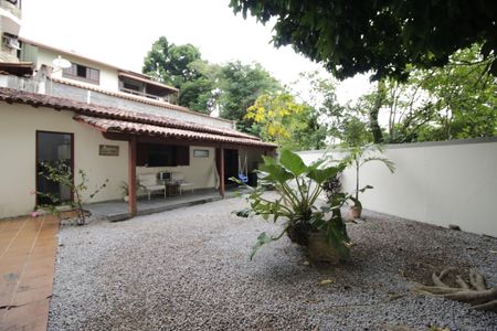 Casa de condomínio à venda com 350m², 5 quartos e 5 vagasQuintal